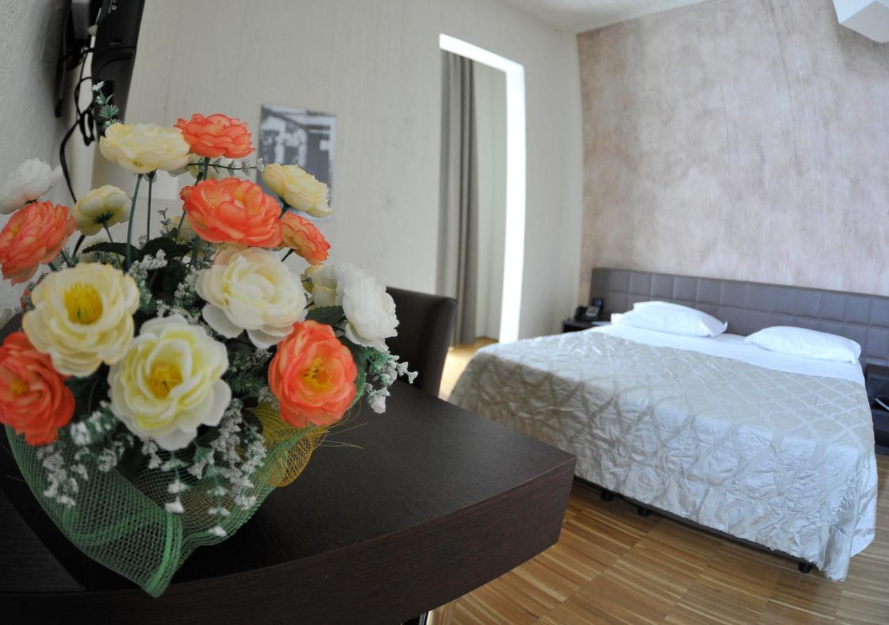 Ekk Hotel Citta Sant'Angelo Extérieur photo